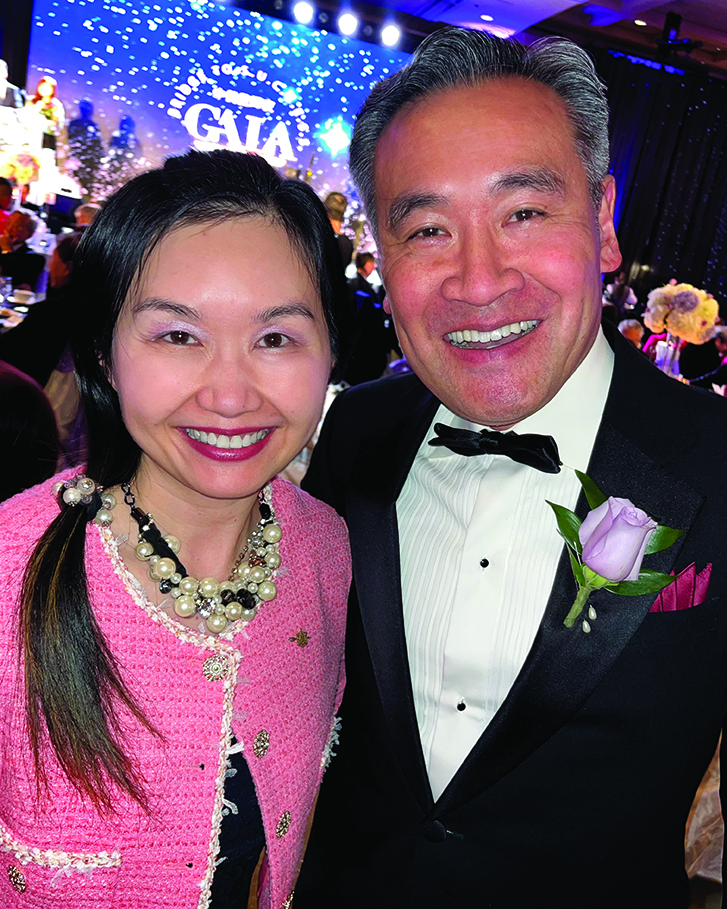 Setting political partisanship aside, MLAs Anne Kang and Michael Lee collaborated on a Parliamentary live auction package that raised much-needed funds to assist new immigrants adjusting to life in Canada.