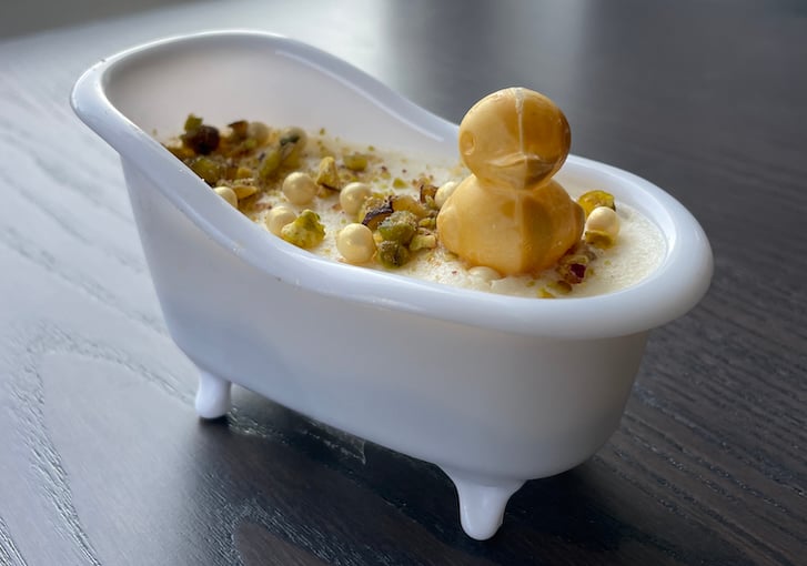 Lucky Duck from Daan Go Cake Lab