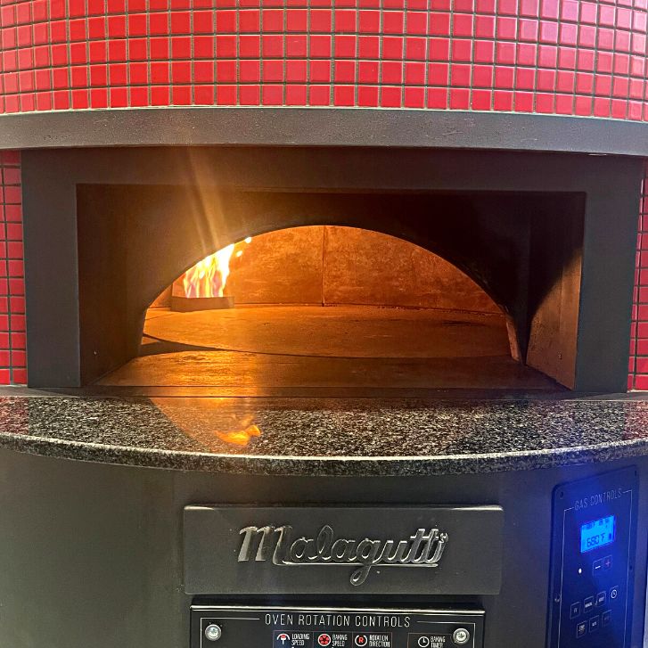 Close up pizza oven