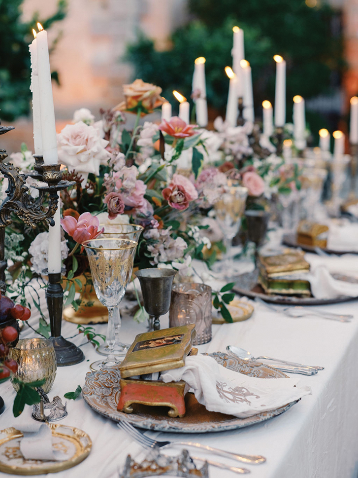 Vancouver’s Myrtle et Olive luxury florals table setting