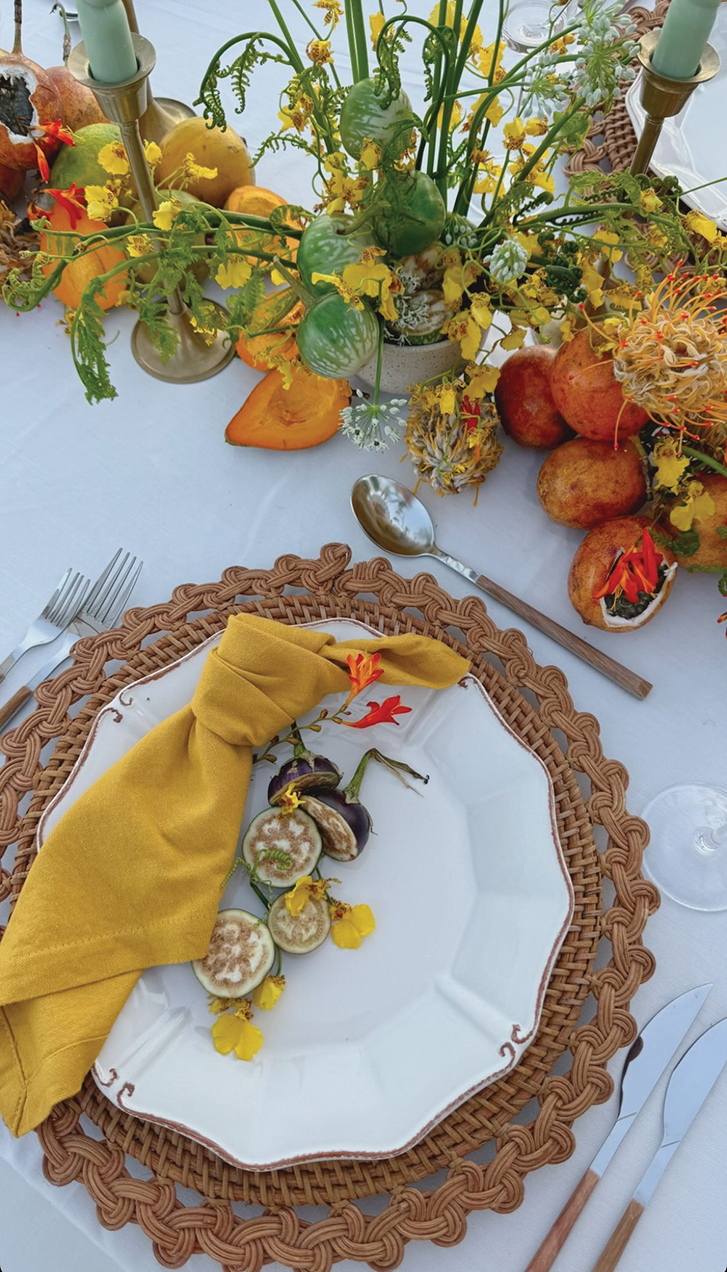 A fresh fruit table setting by Myrtle et Olive 